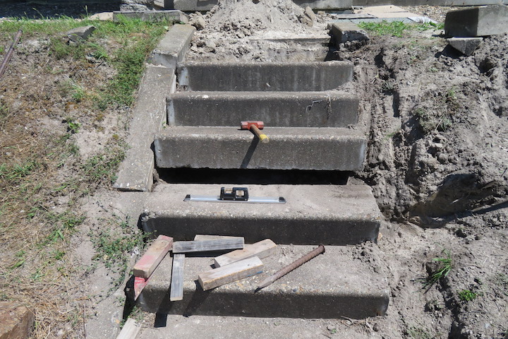 コンクリート階段