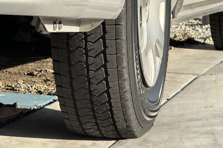 スタッドレスタイヤ