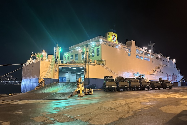 那覇港フェリーターミナル